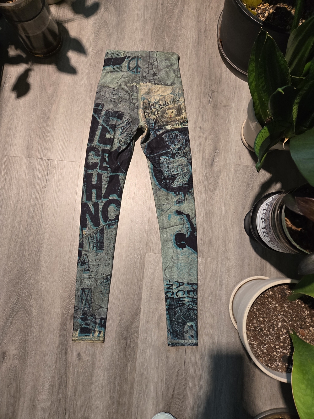 Niyama Sol Text & Illusion Barefoot Leggings - Picture 3 of 5